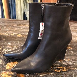 BRAND NEW ZARA BLACK LEATHER WEDGE BOOTIES